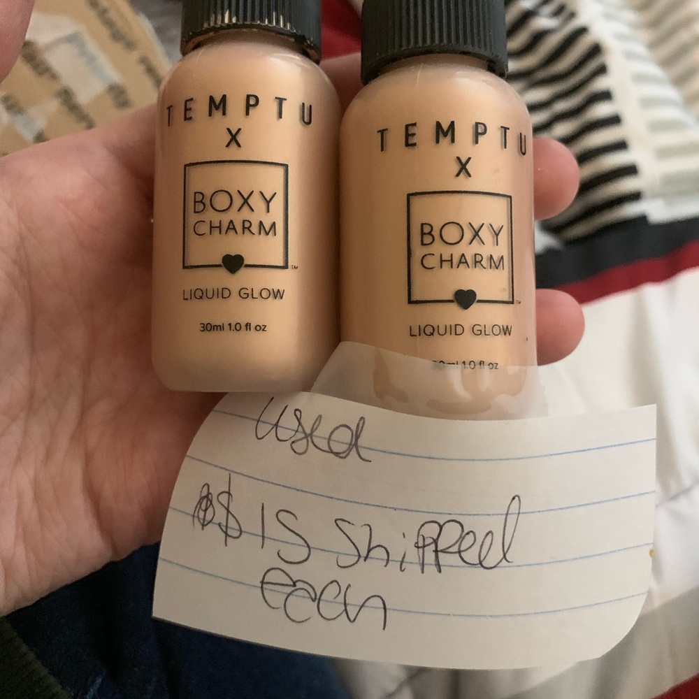 Temptu highlighter